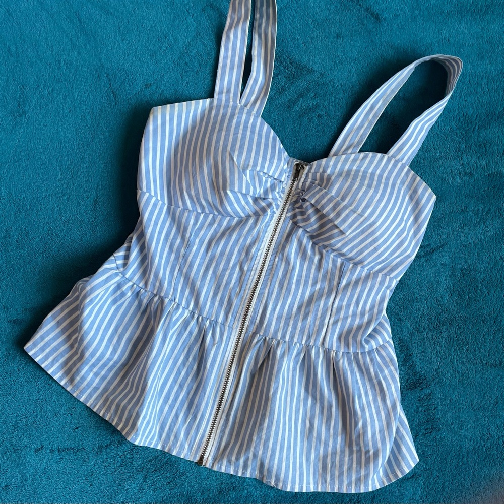 Zipper front light blue and white peplum top pretty summer vibes